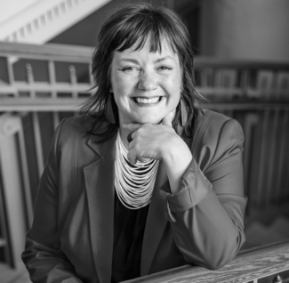 Laura Riskin headshot